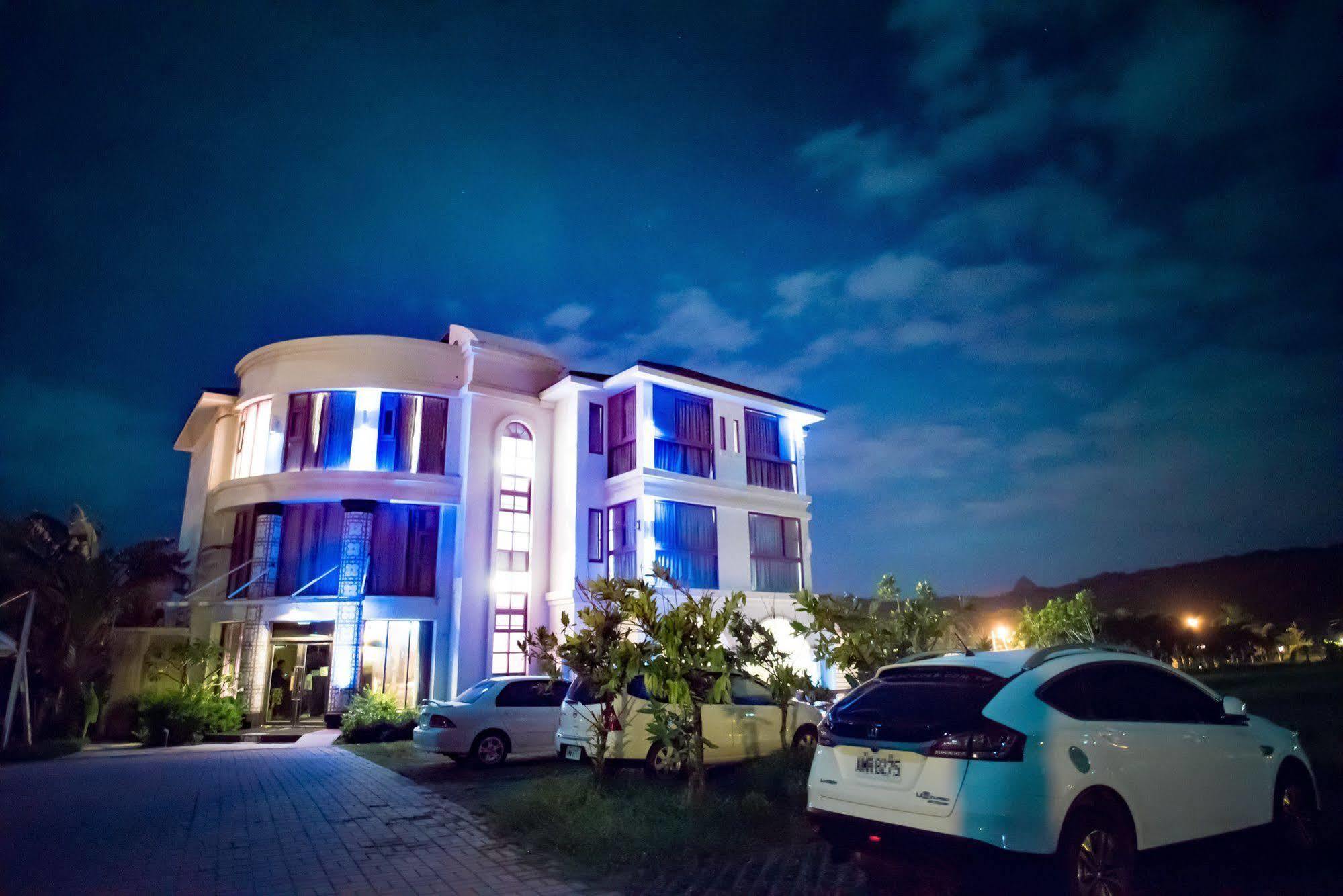 Dufa Luxury Manor Bed & Breakfast Hengchun Exterior photo